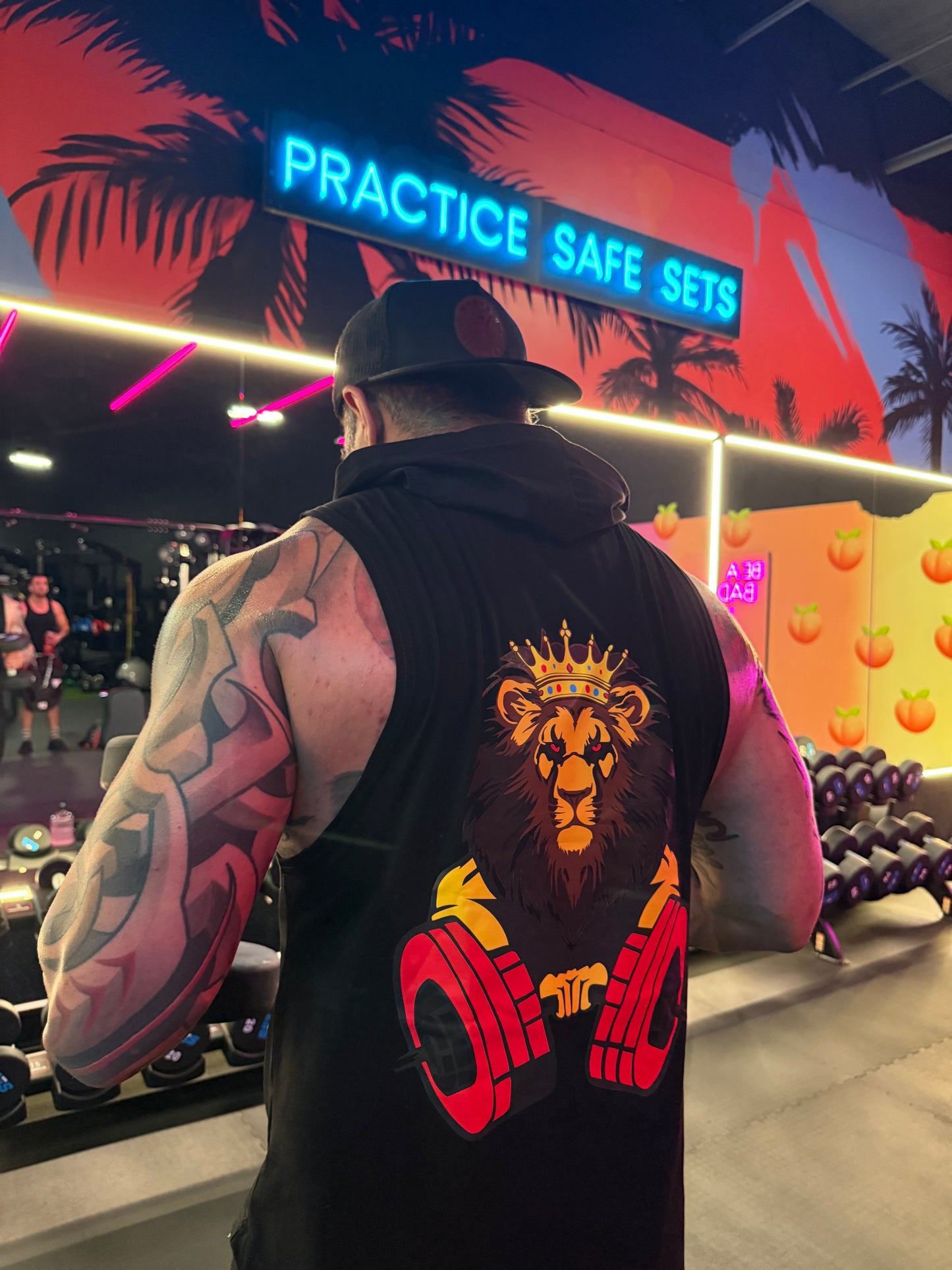 Luxury Collective Gym Black Summer Muscle Shirt Hoodie with Back Lion Graphic Design